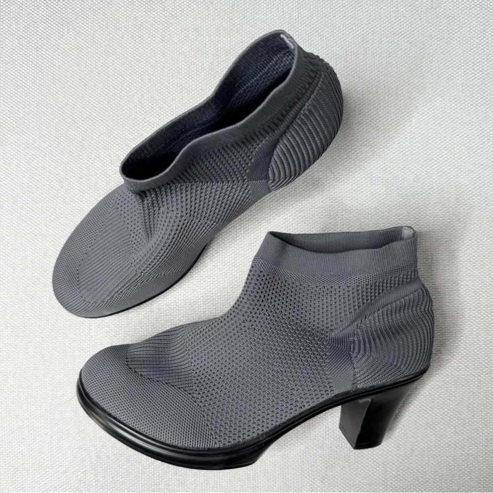 Bernie Mev. Doll Bootie Grey Knit Stretch Shoes Size 39‎